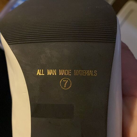 Ellie’s white and black heels Size 7 - Picture 3 of 3